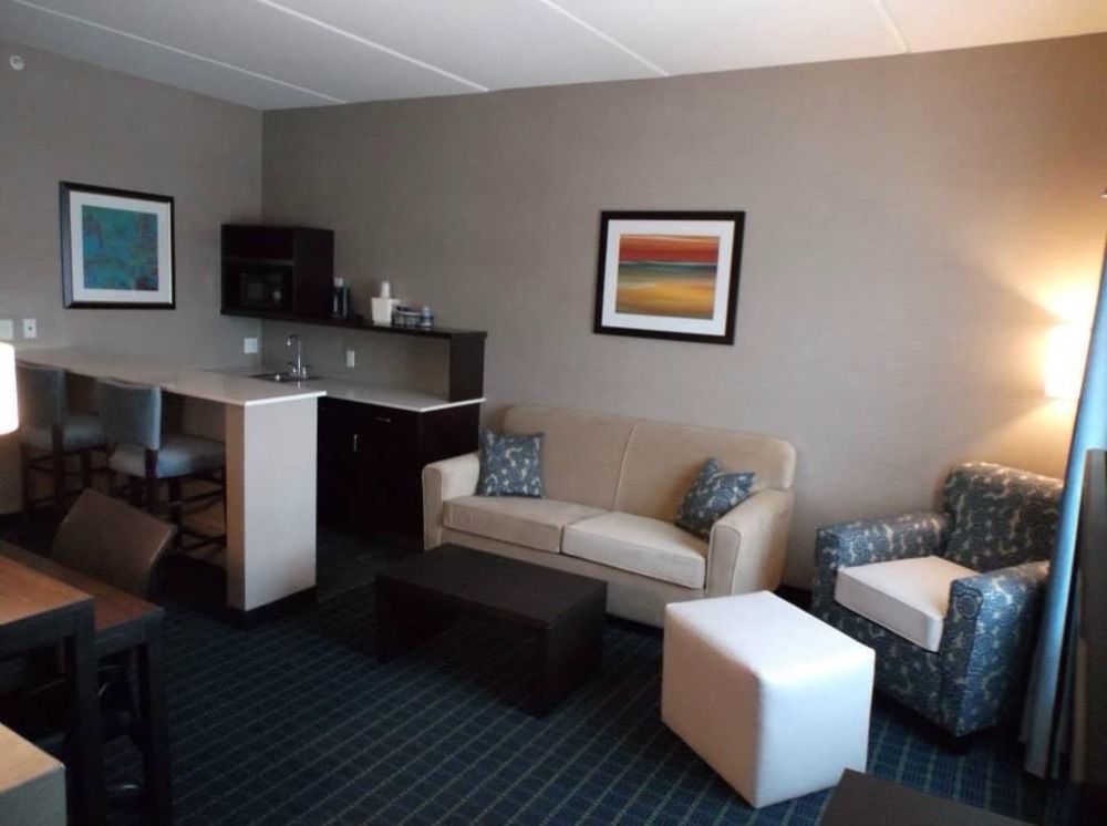 Holiday Inn Express & Suites Peekskill-Lower Hudson Valley By Ihg Eksteriør bilde